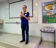 Visita e reunião de militares