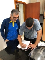 Colocação das Bíblias nos quartéis