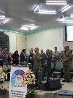 Maravilhas divinais neste culto abençoado