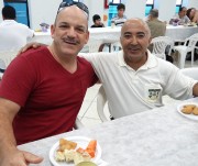 Um suculento café servido aos Militares