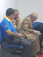 Reunião de militares em adoração a Deus 