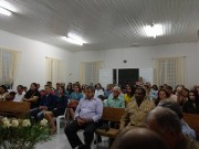 Igreja lotada e mais ainda do Poder de Deus