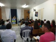 Igreja lotada e mais ainda do Poder de Deus