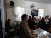 Igreja lotada e mais ainda do Poder de Deus