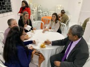 Militares em união no culto militar