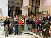 Militares em união no culto militar