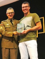 Mais de 10 almas aceitaram a Cristo neste culto