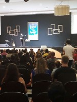 Mais de 10 almas aceitaram a Cristo neste culto