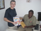 UMESC faz doação de  Bíblias a Militares em Camboriu