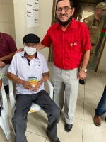 Entrega de bíblias e Pão diário 