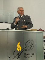 Varios militares presentes