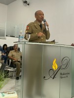 Varios militares presentes
