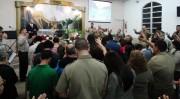 Policial aceita Jeus em culto de militares em Laguna